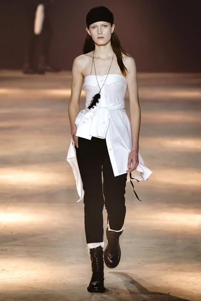 Look 29